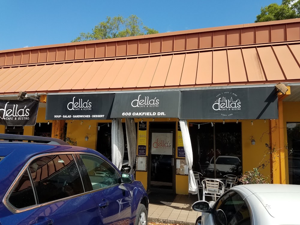 Della’s Cafe & Bistro